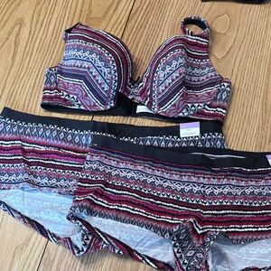 Cacique Women's Geometric Print Bra and Panty Set - 40C bra 18-20 boyshort